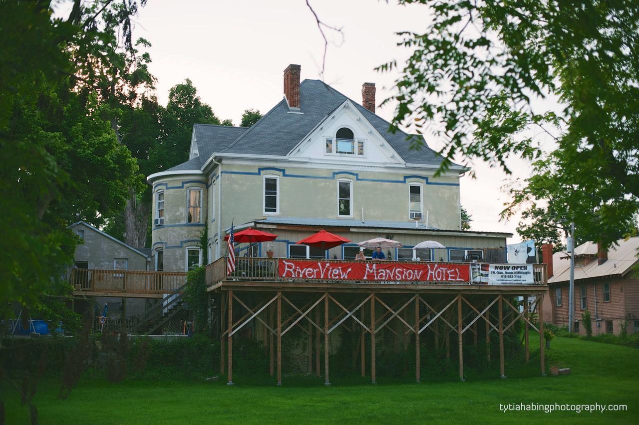 Riverview Mansion Hotel Golconda Exterior photo
